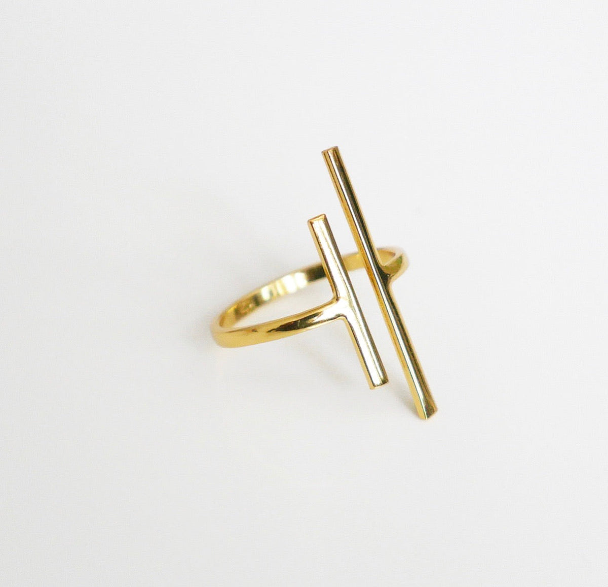 adjustable bar ring .925 sterling silver gold plated verticle bar rings  Miami Kesley Boutique Rings for Mean and Women, trending jewelry cute rings Shopping in Miami, birthday gift ideas, popular instagram shops for gift, gift ideas for men and women gender neutral jewelry, best jewelry store Miami, waterproof jewelry wont turn green