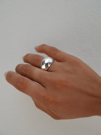 dome ring, dome rings, cute rings, nice rings, white gold dome rings, rings that dont tarnish, rings that wont turn my finger green, luxury jewelry, fine jewelry, jewelry websites, chunky rings, nice dome rings, real sterling silver jewelry, real sterling silver rings, tiffanys jewelry, prada jewelry, cartier jewelry, merjuri jewelry, kesley jewelry, viral jewelry 2024, waterproof jewelry, waterproof rings, new womens fashion, gift ideas, size 6 rings, size 7 rings, size 8 rings, size 9 rings