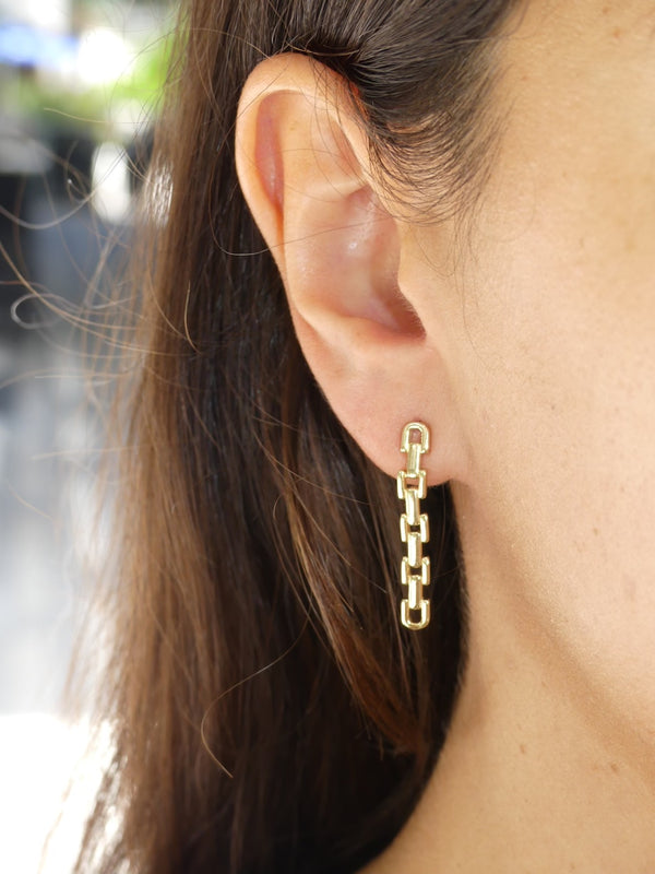 earrings, cute earrings, nice earrings, gold plated earrings, gold earrings, dainty earrings, dangley earrings, dangle earrings, wateproof jewelry, hypoallergenic jewelry, hypoallergenic earrings, nice jewelry, gift ideas, fashion gift ideas, designer jewelry, designer earrings, kesley fashion, trending accessories, chain earrings, hypoallergenic earrings, kesley fashion, earring ideas, birthday gifts, anniversary gifts,  fashion accessories 