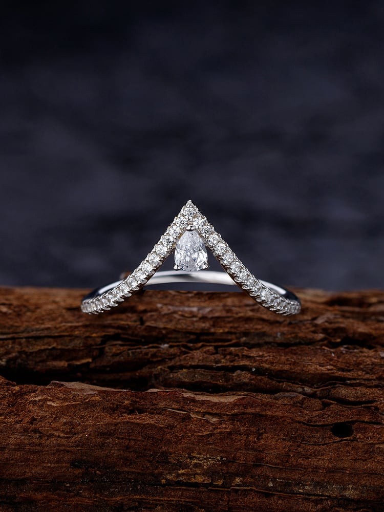 Sparkling Chevron Triangle Ring 925 Sterling Silver Cubic Zirconia Luxury Ring KESLEY